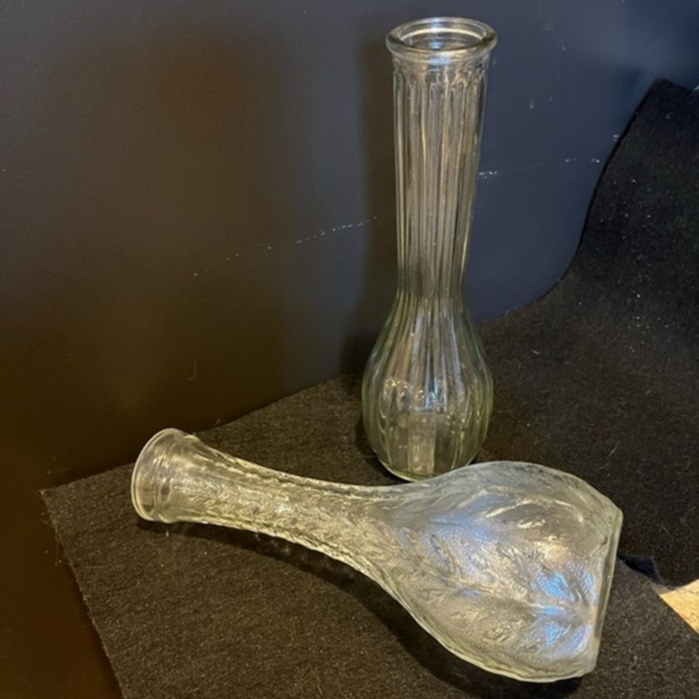 Vintage 9” Bud Vases Clear Glass Set of Two - Picture 11 of 11